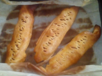 Sfogliatine di wurstel e peperoni